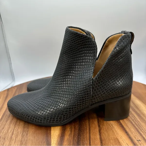 Franco Sarto Reeve Ankle Bootie Black Leather Snakeskin‎ Pull On Boho Women's 5M - Image 3