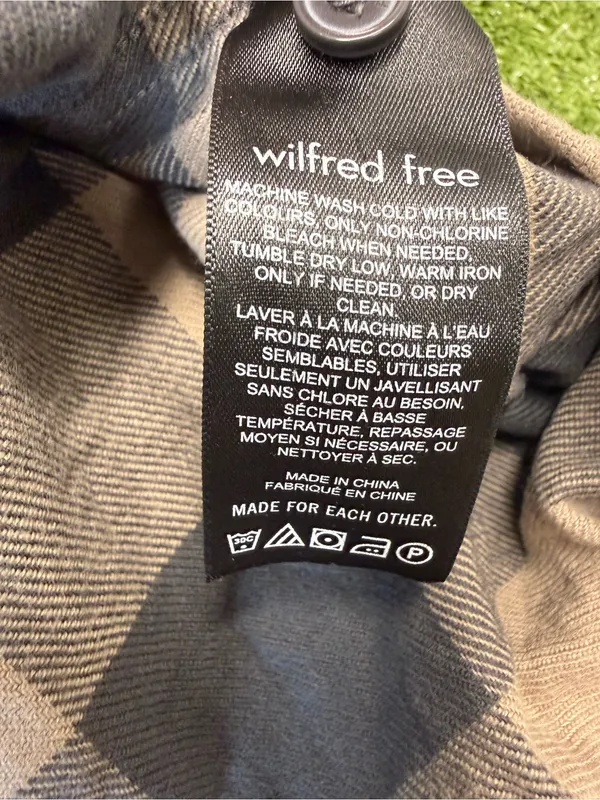 Aritzia Wilfred Free Women’s Flannel Plaid Shirt Oversized Boyfriend Button Down - Image 5