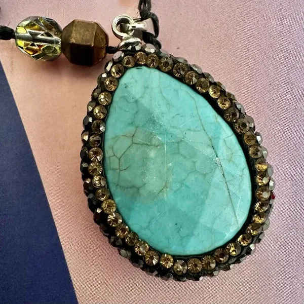 Blue and gold tone beaded long teardrop pendant necklace - Image 10
