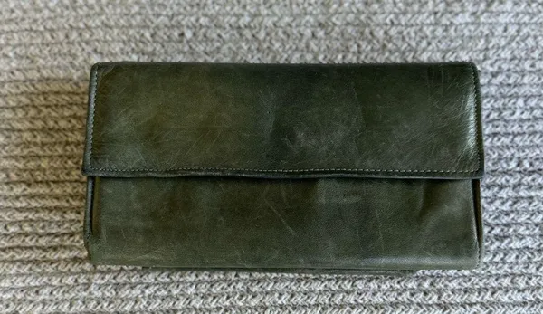 Vintage Amity Olive Green Leather Wallet Clutch Purse - Image 9