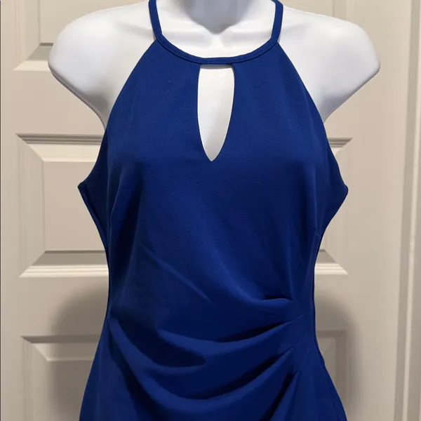 Guess NWT Size 4 Royal Blue Keyhole Halter Sheath Cocktail‎ Dress - Image 3