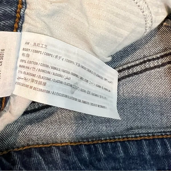 Mom Short High-Rise in Dark Wash, Size 0/25 - Image 5