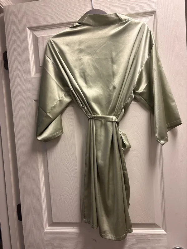 Green Satin Bridesmaids Robe Size S/M - Image 2