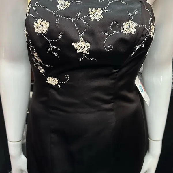 DaVinci sz 12 long black formal dress - Image 2