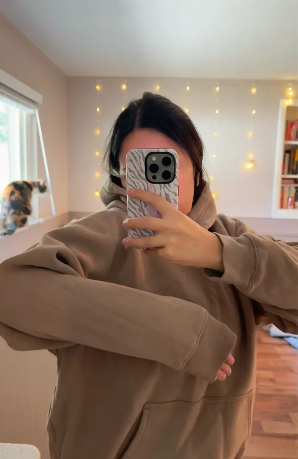 Aritzia Mega Fleece Hoodie  - Image 8