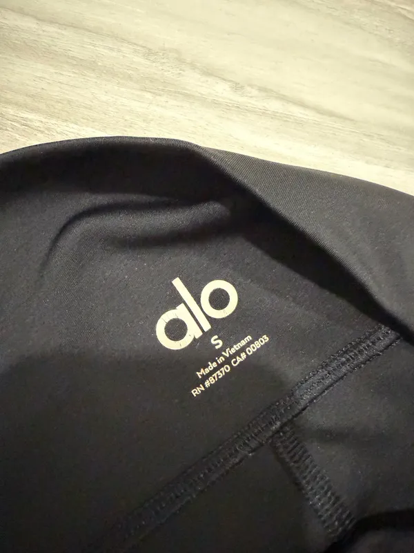 ALO Yoga biker shorts - Image 3