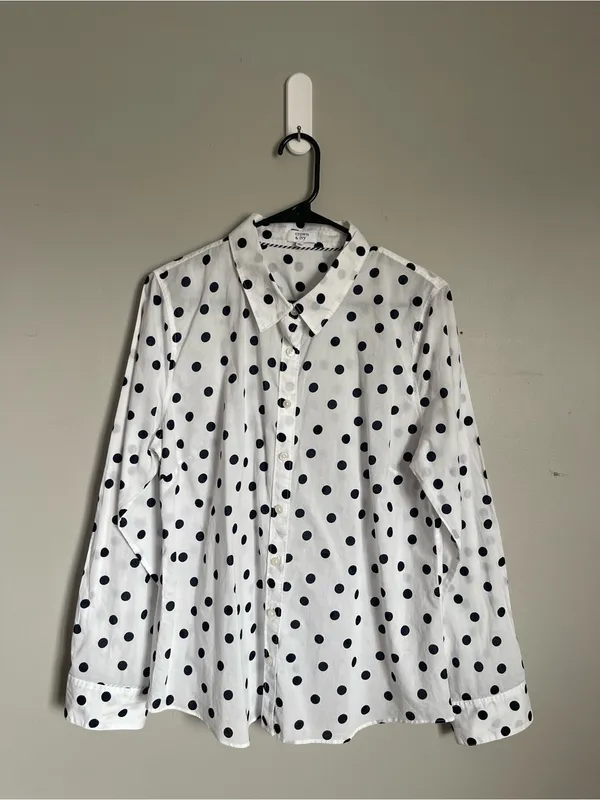 CROWN & IVY | Polka Dot Button-Down Shirt Sz L - Image 2