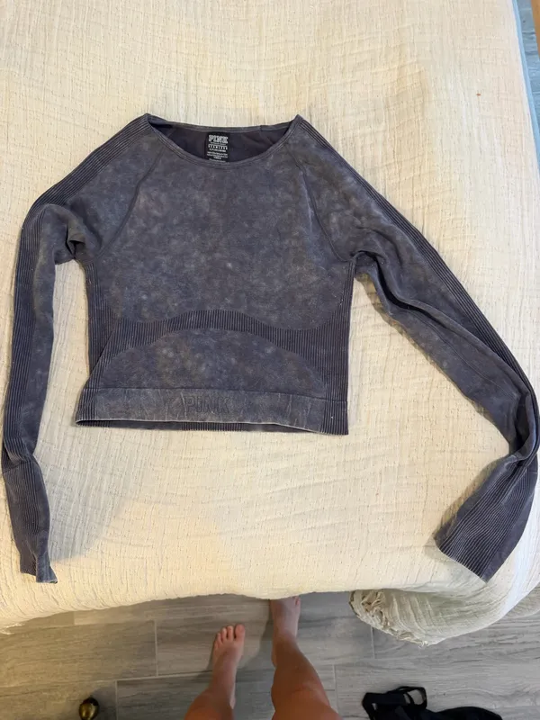 PINK Workout Long Sleeve Victoria's Secret Top - Image 5