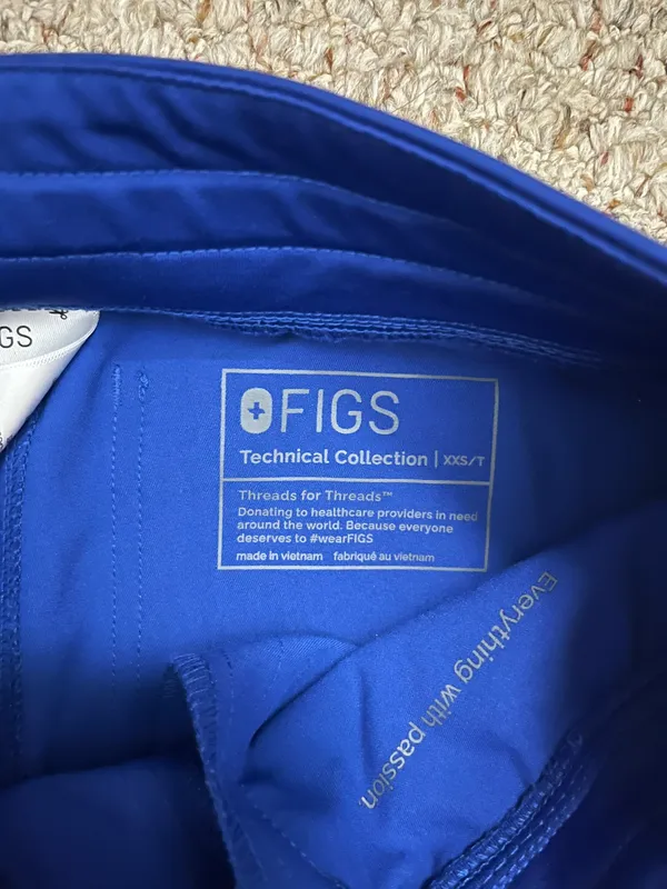 FIGS Winning Blue Scrub Set - Image 10