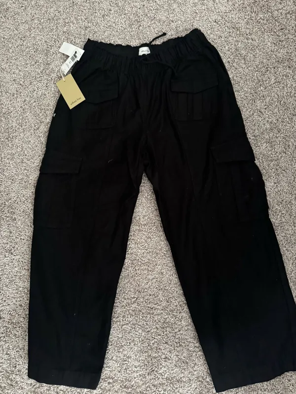 Wilfred Aritzia Cargo Pants - Image 2