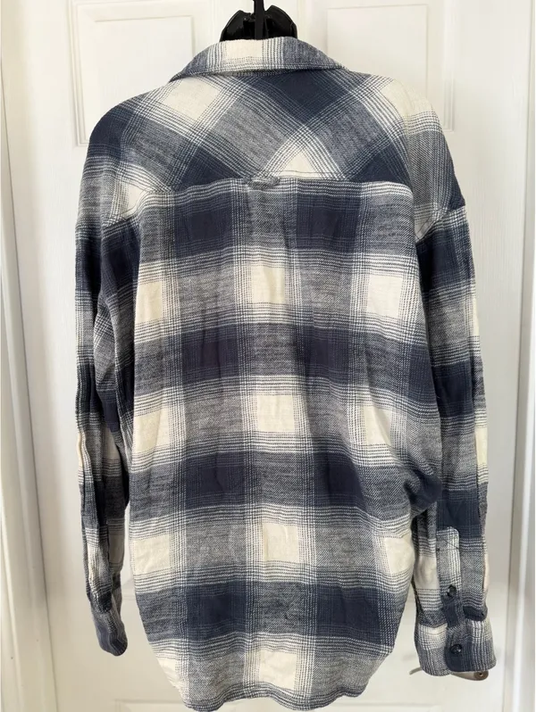 Garage blue plaid button front shirt - Image 4