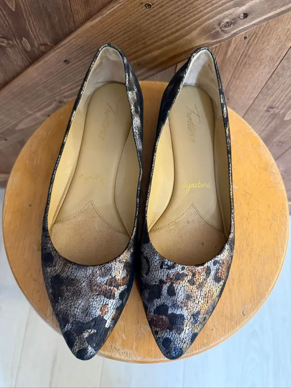Trotters Signature Women’s Metallic Animal Print Pointed Toe Flats Size 8.5N Lea - Image 7