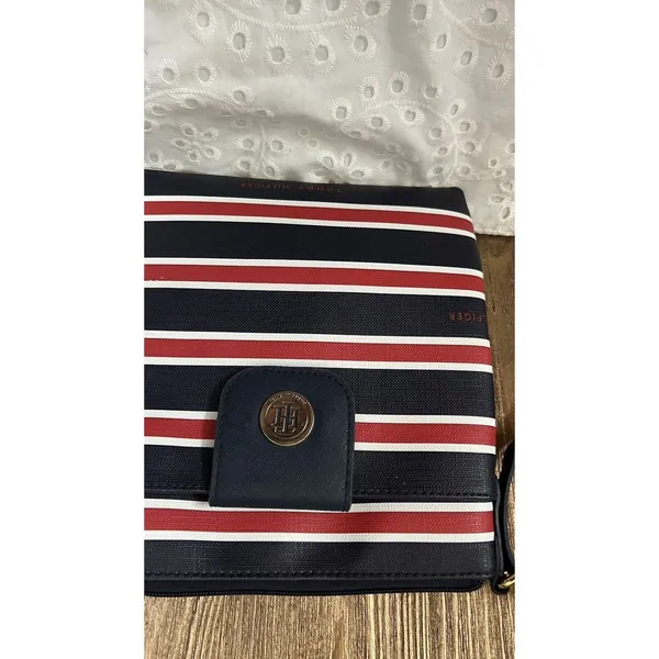 Tommy Hilfiger Crossbody Purse Classic Front pocket Nautical Beach Preppy - Image 2