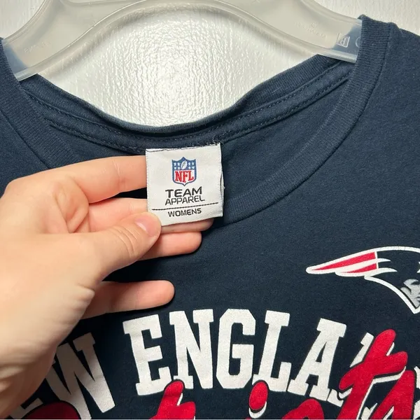 NFL Team Apparel New England Patriots Women’s Short Sleeve T-Shirt Size Small - Image 2