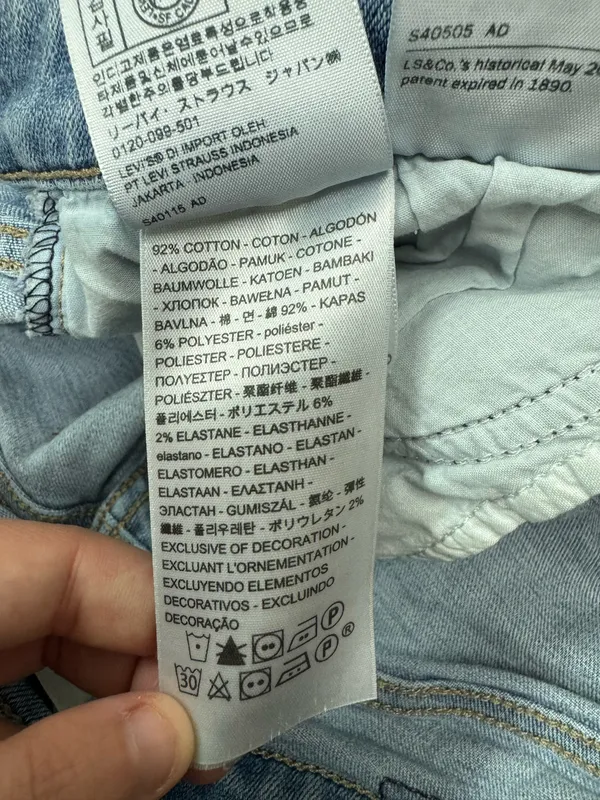 Levi’s 711 Skinny Jeans Size 28 - Image 6