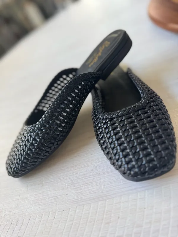 Seychelles Black Woven Mule Slide Sandals Size 9.5 - Image 4