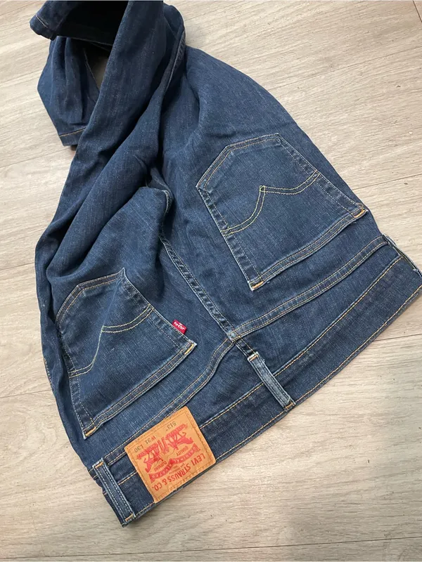 Levi's Women's Straight Leg Jeans in Dark Indigo - Image 2