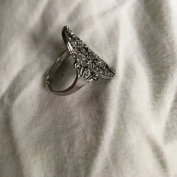 Silver colored ring - Image 2