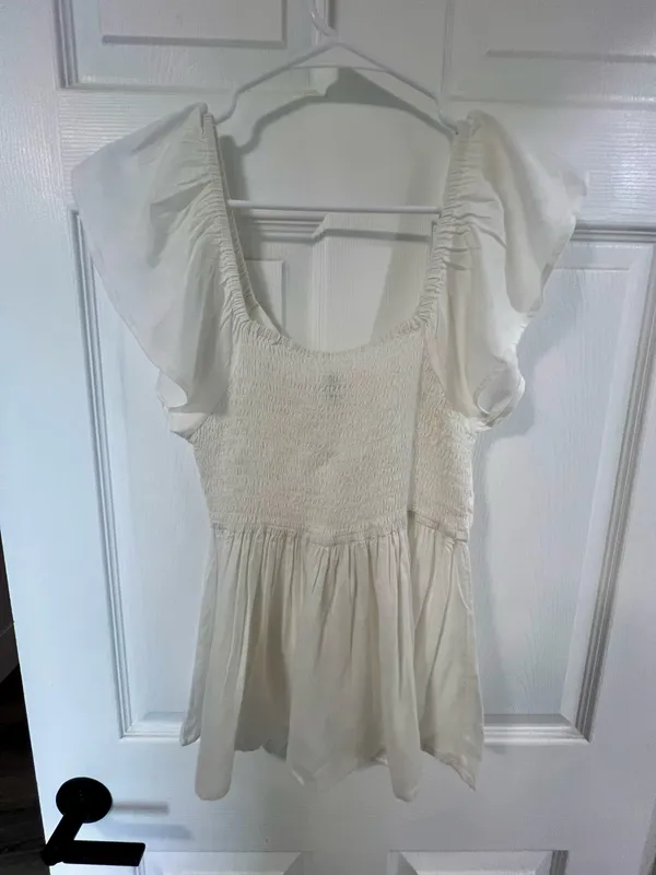 White V - Image 4