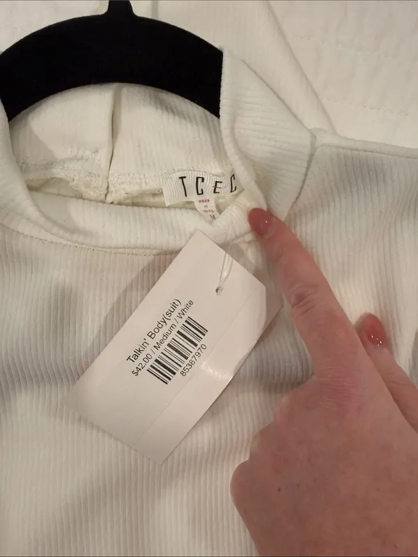 NWT TCEC White Ruffle-Sleeve Ribbed Bodysuit - Image 2