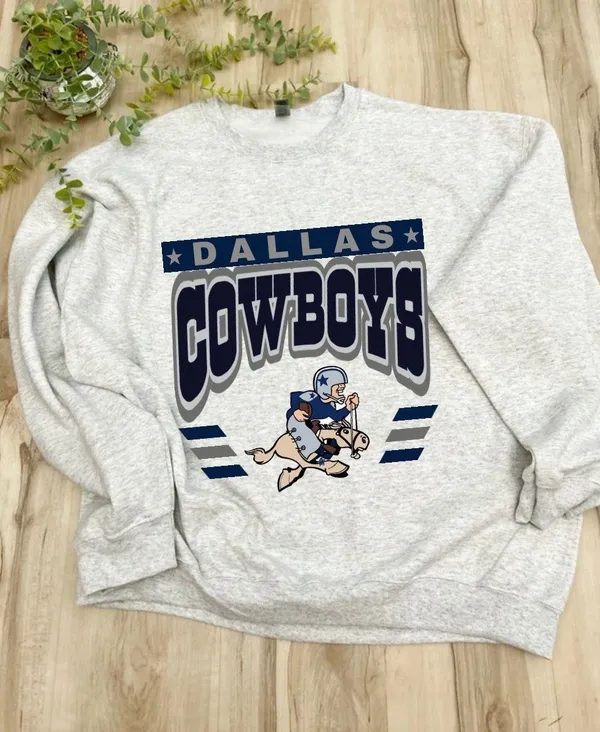 Boutique NEW - Dallas Cowboys Sweatshirt - Image 2