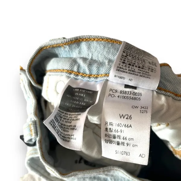 Levi’s 501 shorts size 26 nwt - Image 9