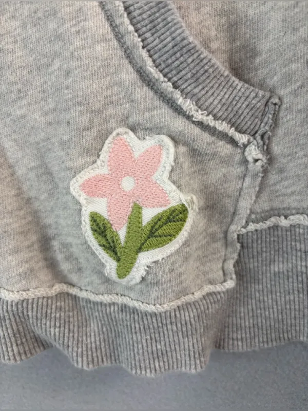 Tommy Hilfiger Jeans S Light Gray V-Neck Hoodie with Floral Patch - Image 4