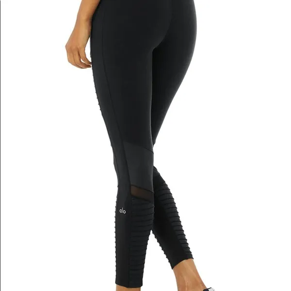 Alo Yoga Leggings - Image 6