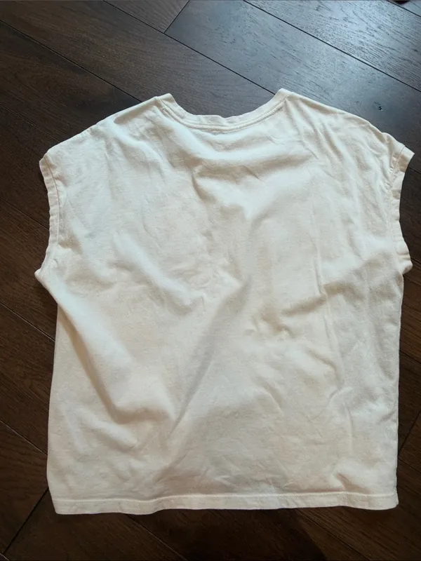 Anthropologie White Tee with Blue Floral Brushstroke Print Size Medium - C4-118 - Image 6