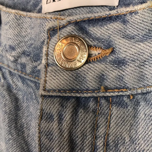 Zara Women’s Distressed Thrashed Raw Hem Light Wash Wide Leg Denim Jeans - Image 5