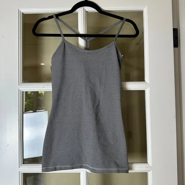Lululemon Power Y Tank with Built In Bra Size 6 Stripes - Image 2