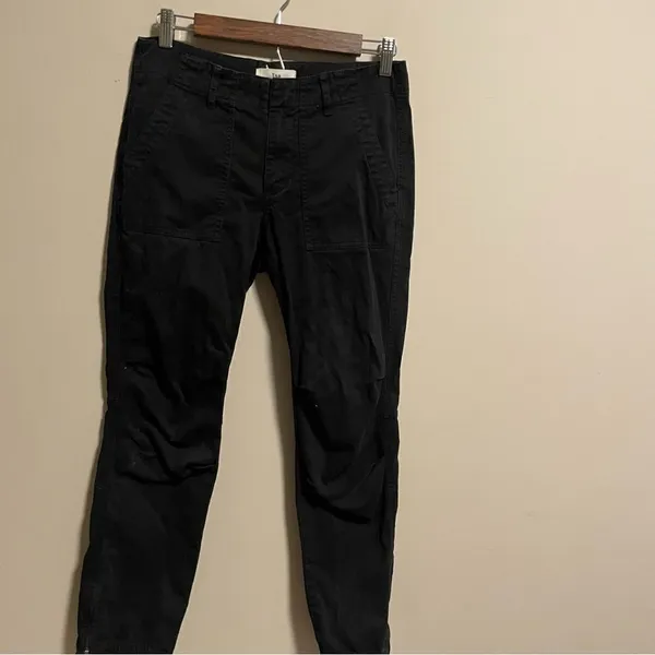 Aritzia TNA HEROIC PANT Cuffed Cargo Black Joggers Pants Size 2 - Image 4