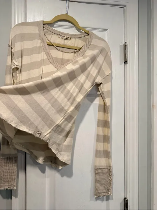 NWOT Free People We The Free Size M Tan Cream Striped Thermal Knit V Neck Top - Image 4