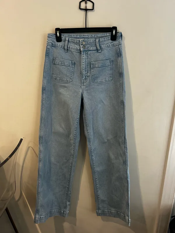 Old Navy High waisted light wash jeans - Image 2