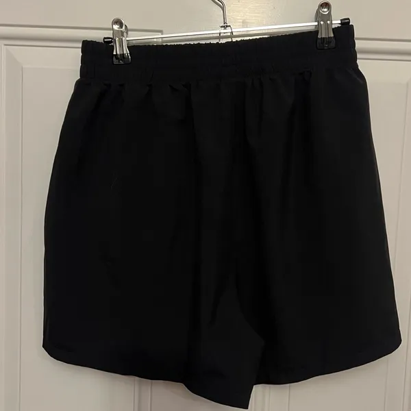 Gymshark Women's Black Athletic Shorts with Elastic Waist - Image 3