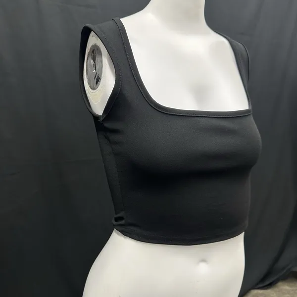 Pretty Little Thing Women's Size 4 Black Ribbed Shape‎ Scoop Neck Crop Top NWT - Image 3
