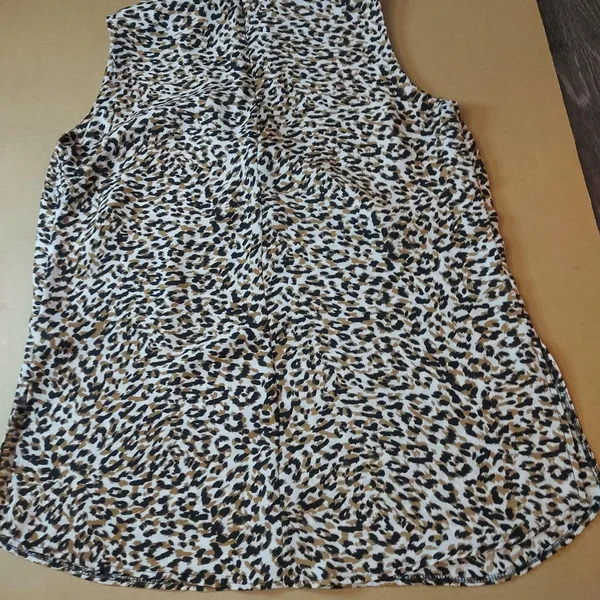 Zac & Rachel V-Neck Animal Print Sleeveless Blouse S Mobwife Dopamine Corporate - Image 8