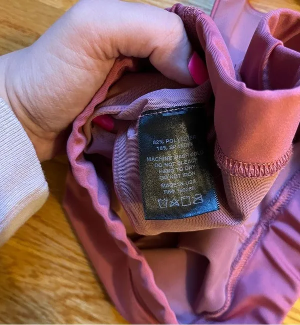 Peloton sports bra size medium - Image 4