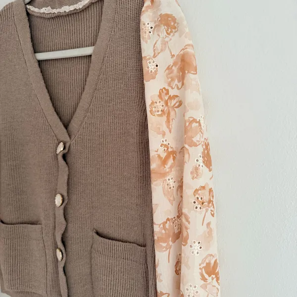 Flower Lace Mesh Long Sleeve Top And Knit Vest Set - Image 3