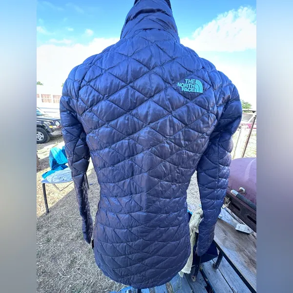The North Face Thermoball Gray Puffer Jacket Lightweight Insulated - Image 6