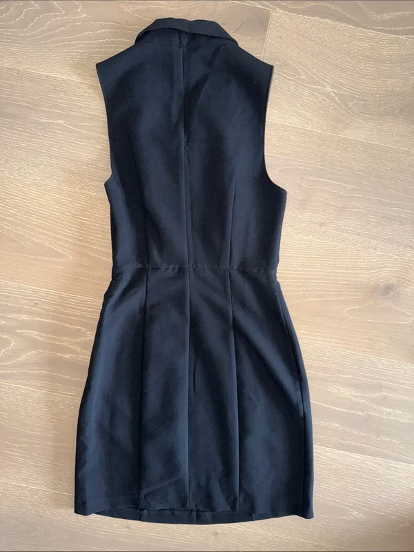 Abercrombie Sleeveless Black V-Neck Tailored Dress - Image 3