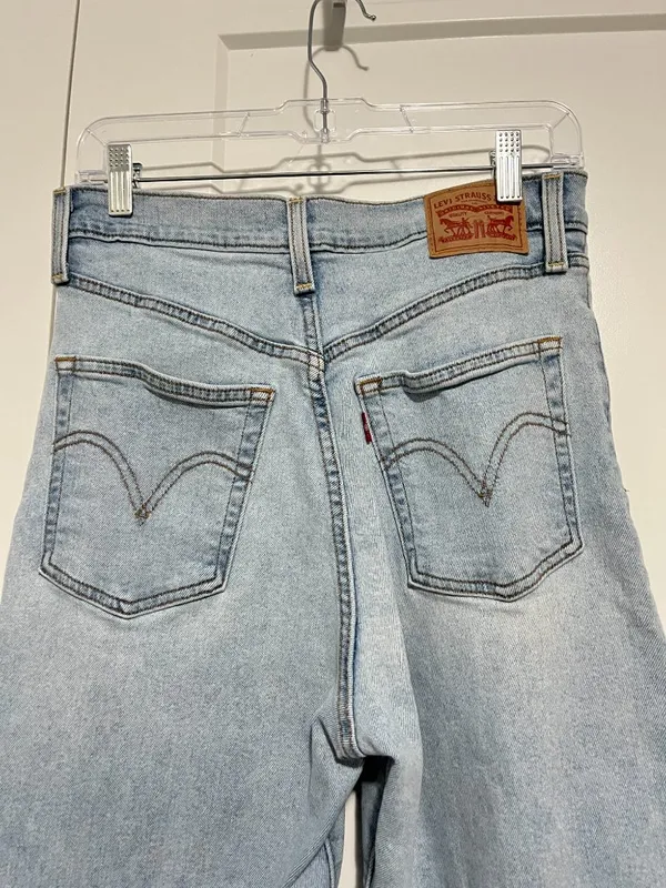 Levi's Size 29 Blue Ribcage Straight Button Fly Jeans - Image 4