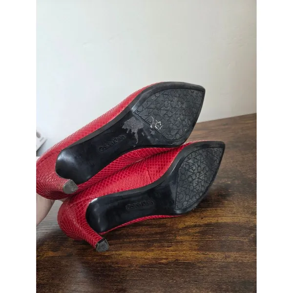Calvin Klein Red Snakeskin Reptile Heels Pumps Stilettos 3" Statement Shoe 9.5 - Image 6