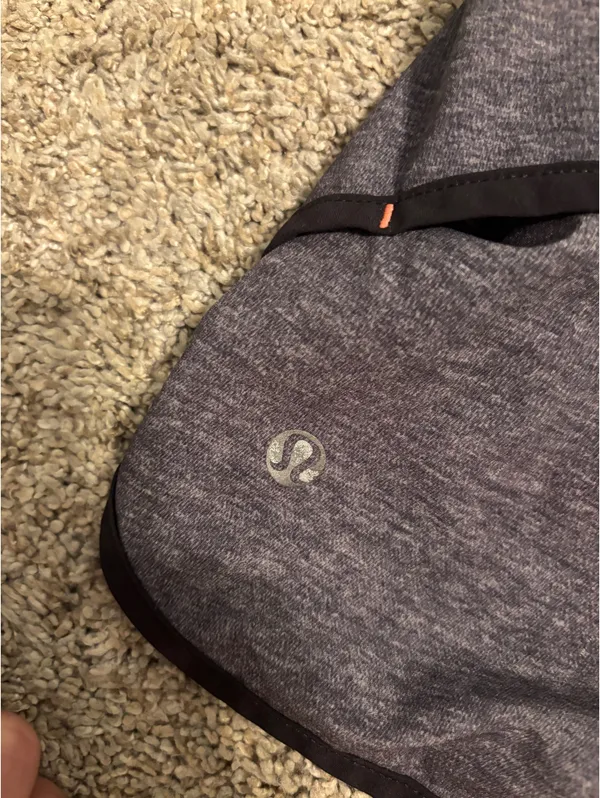 Lululemon Shorts Speed Up 2.5" - Image 3