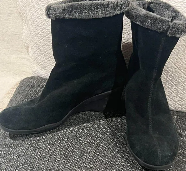 Aerosoles Women's Attorney Black Suede Mid Calf Boots Zipper Fur Lined Size 8 - Image 4