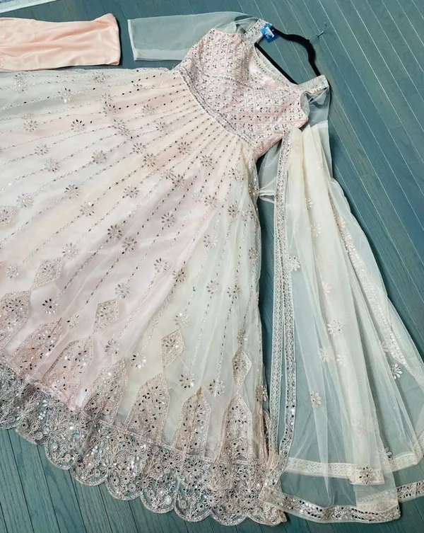 New Pakistani Indian Bridal Gown - Image 2
