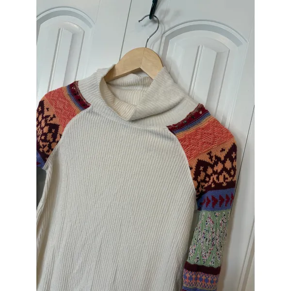 Free People‎ White Mutli Color Sleeve Turtle Neck Size XS - Image 3
