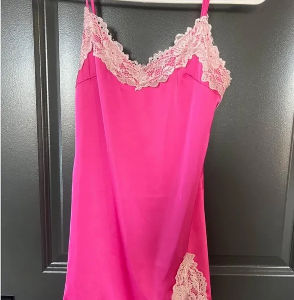 xs pink lace satin white fox dress - Image 2