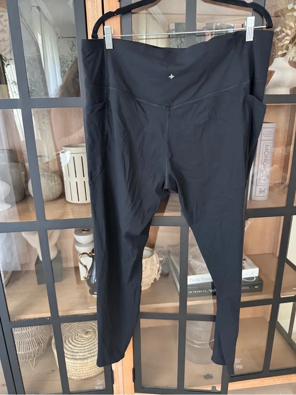 Halara UltraSculpt leggings high Waisted Tummy Control Pocket Shaping Training - Image 6