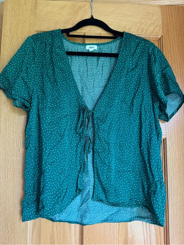 Aerie Emerald Green Polka Dot Satin Tie-Front Blouse Short Sleeve Medium - Image 3
